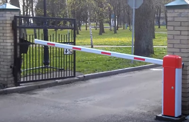 Металлические шлагбаумы